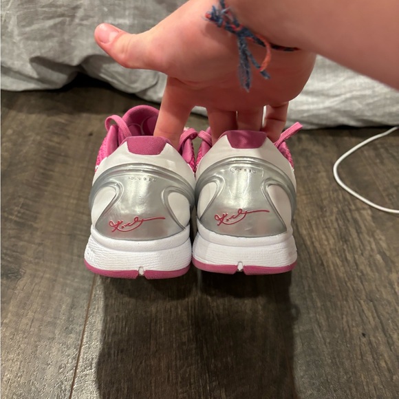think pink kobes main image 2